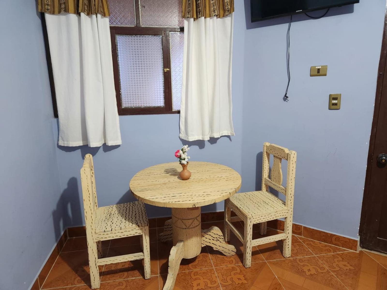 Hotel Aguilar Uyuni Bagian luar foto